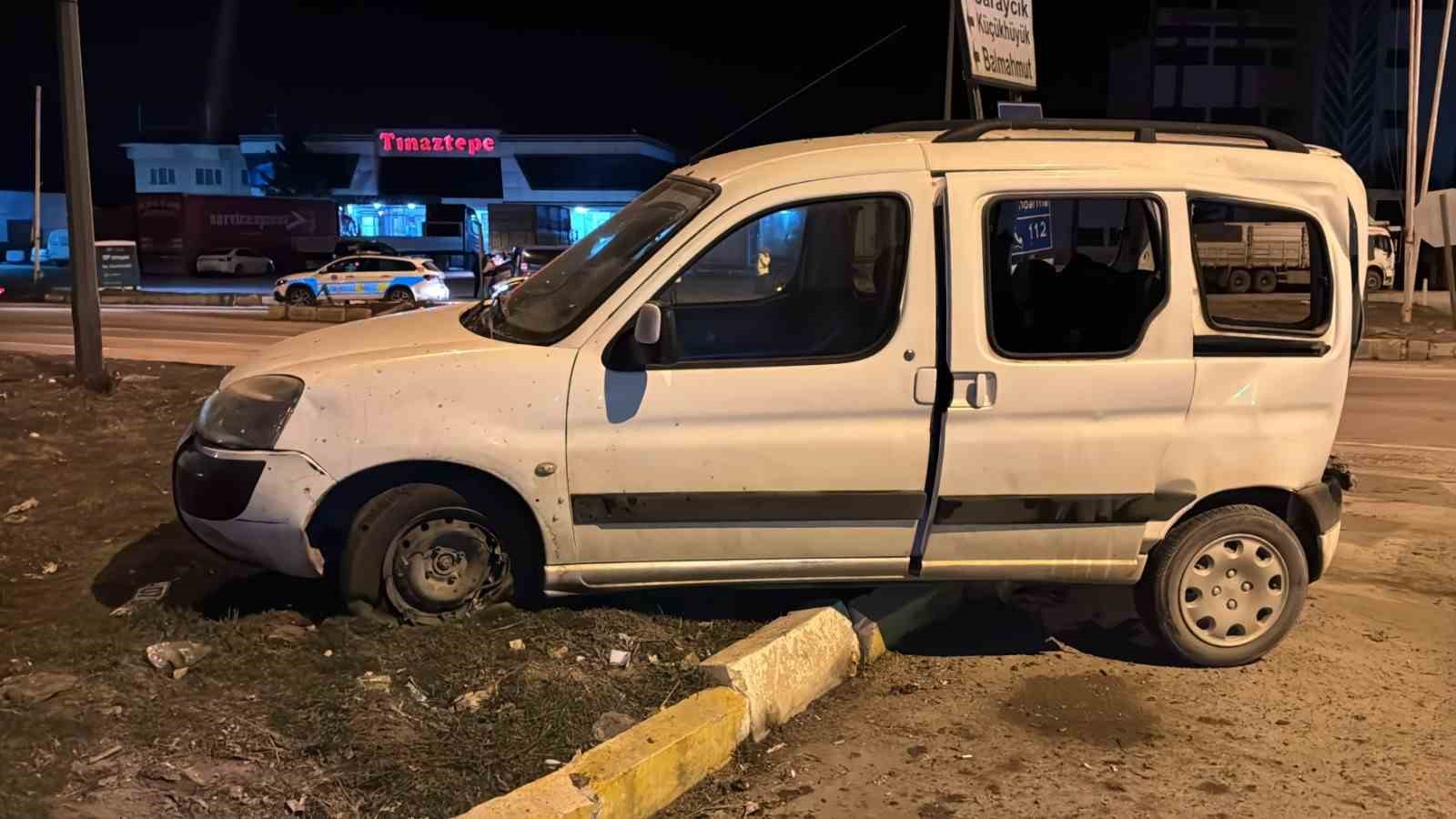 AK Parti Afyonkarahisar Milletvekili Yurdunuseven ile İl Başkanı Şahin trafik kazası ge&ccedil;irdi
