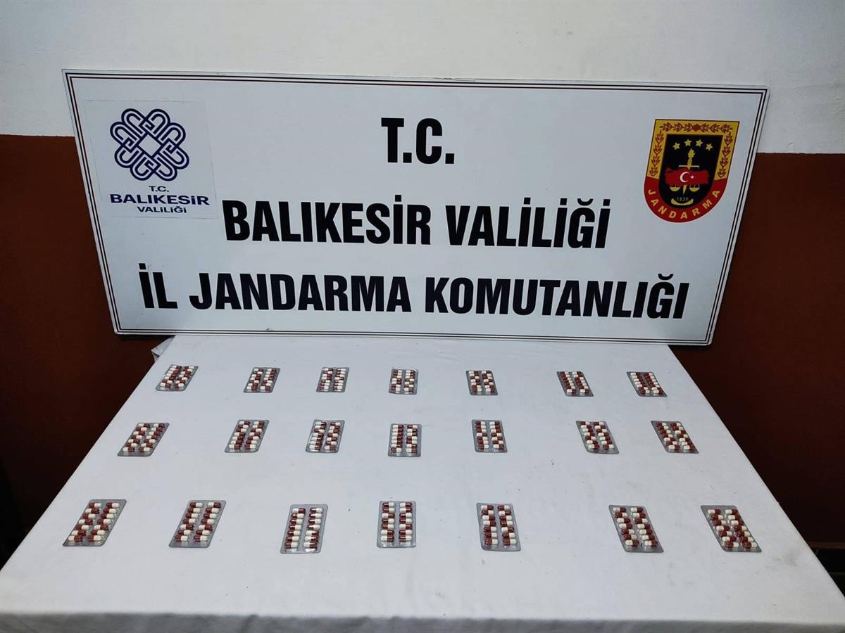 Balıkesir&rsquo;deki uyuşturucu ticareti operasyonunda 5 ş&uuml;pheli g&ouml;zaltına alındı
