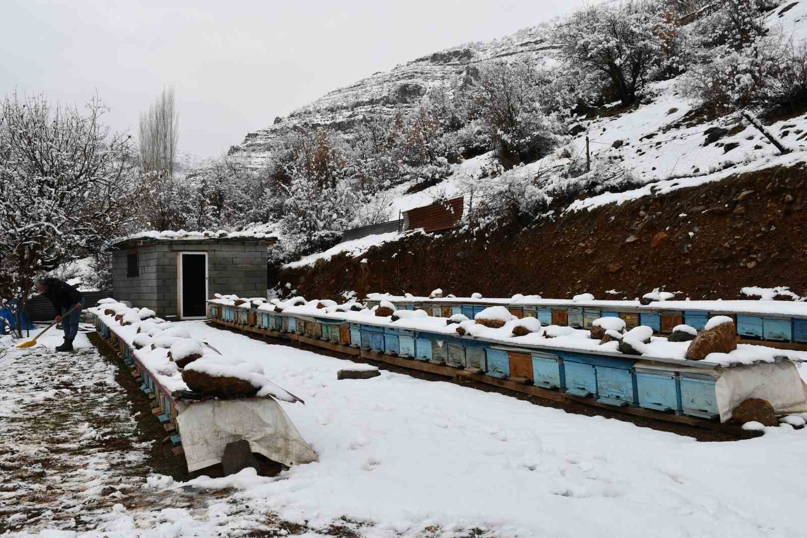 Arıcıların kış mesaisi sürüyor