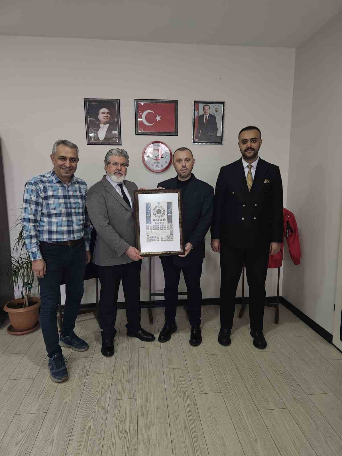 Bakan Danışmanı olan Rekt&ouml;r Yardımcısı İyem&rsquo;e eski mesai arkadaşlarından &lsquo;Hayırlı olsun&rsquo; ziyareti
