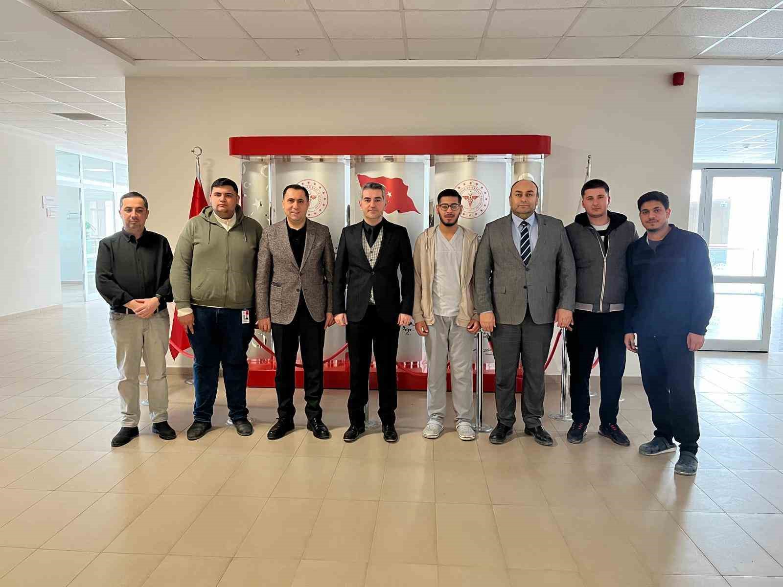 Kamuya atanan gençlerle bir araya geldi