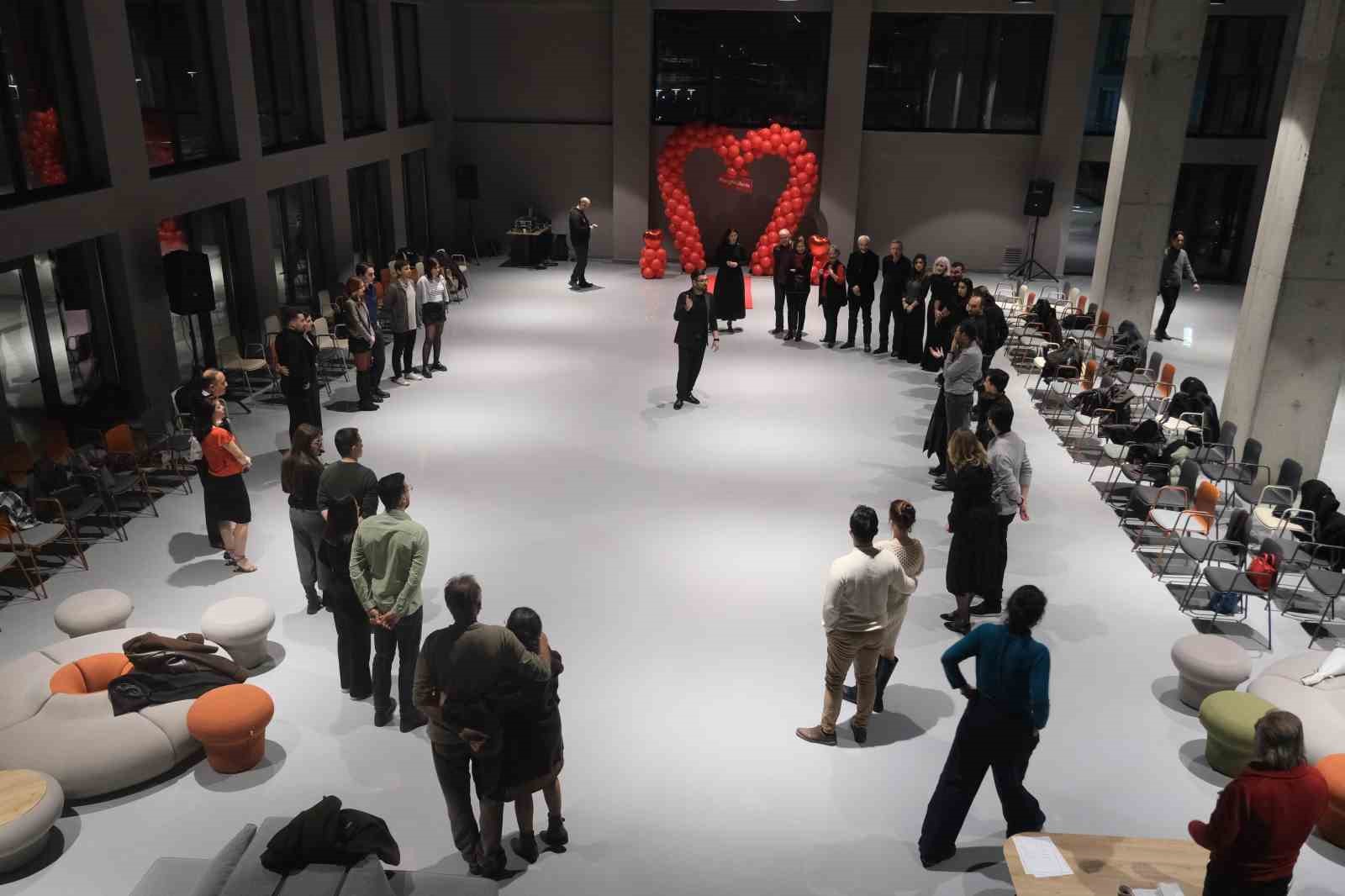 Nilüferli çiftlerden Sevgililer Günü tangosu