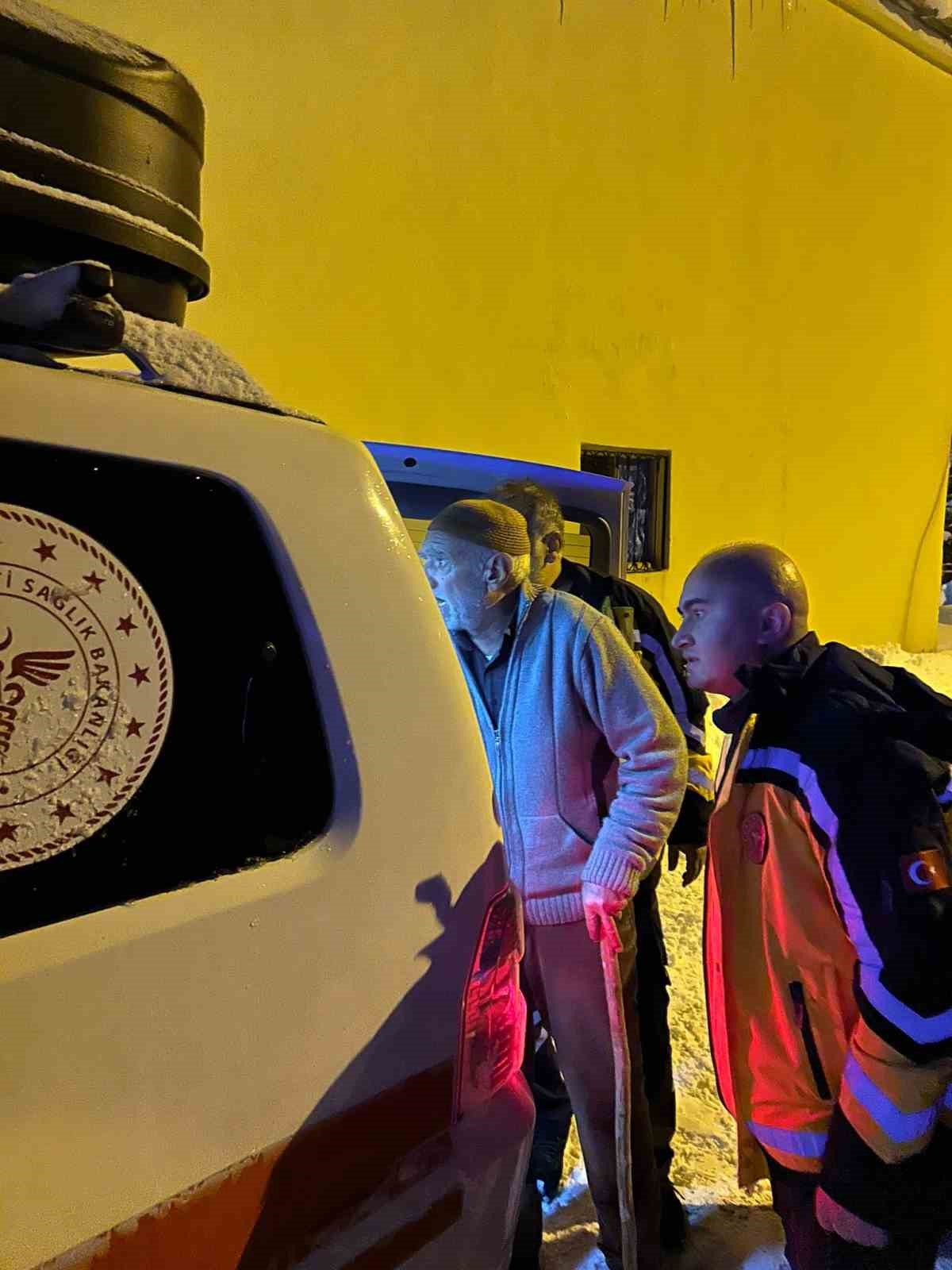 5 saatlik &ccedil;alışmanın sonunda hamile kadına ulaşıldı
