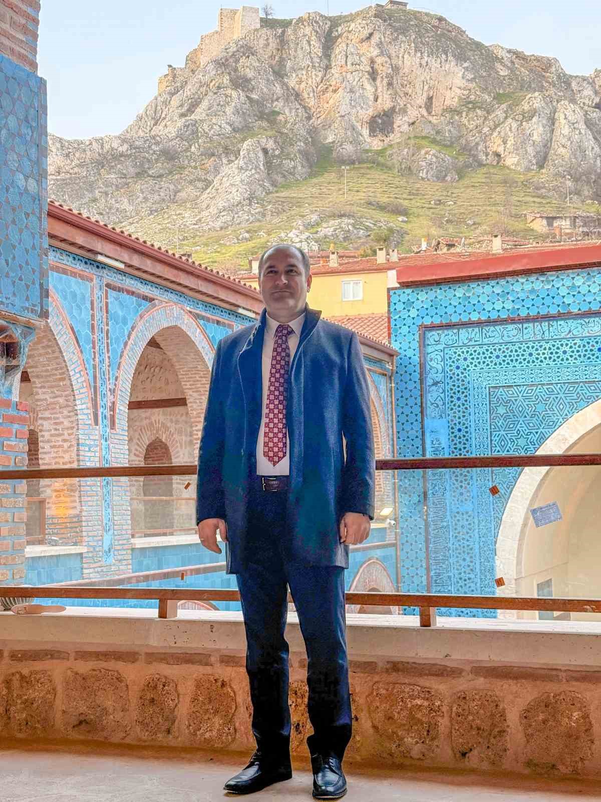 18. y&uuml;zyıla ait havuz, 800 yıllık G&ouml;k Medrese&rsquo;nin yapısına uygun olarak yerleştirildi
