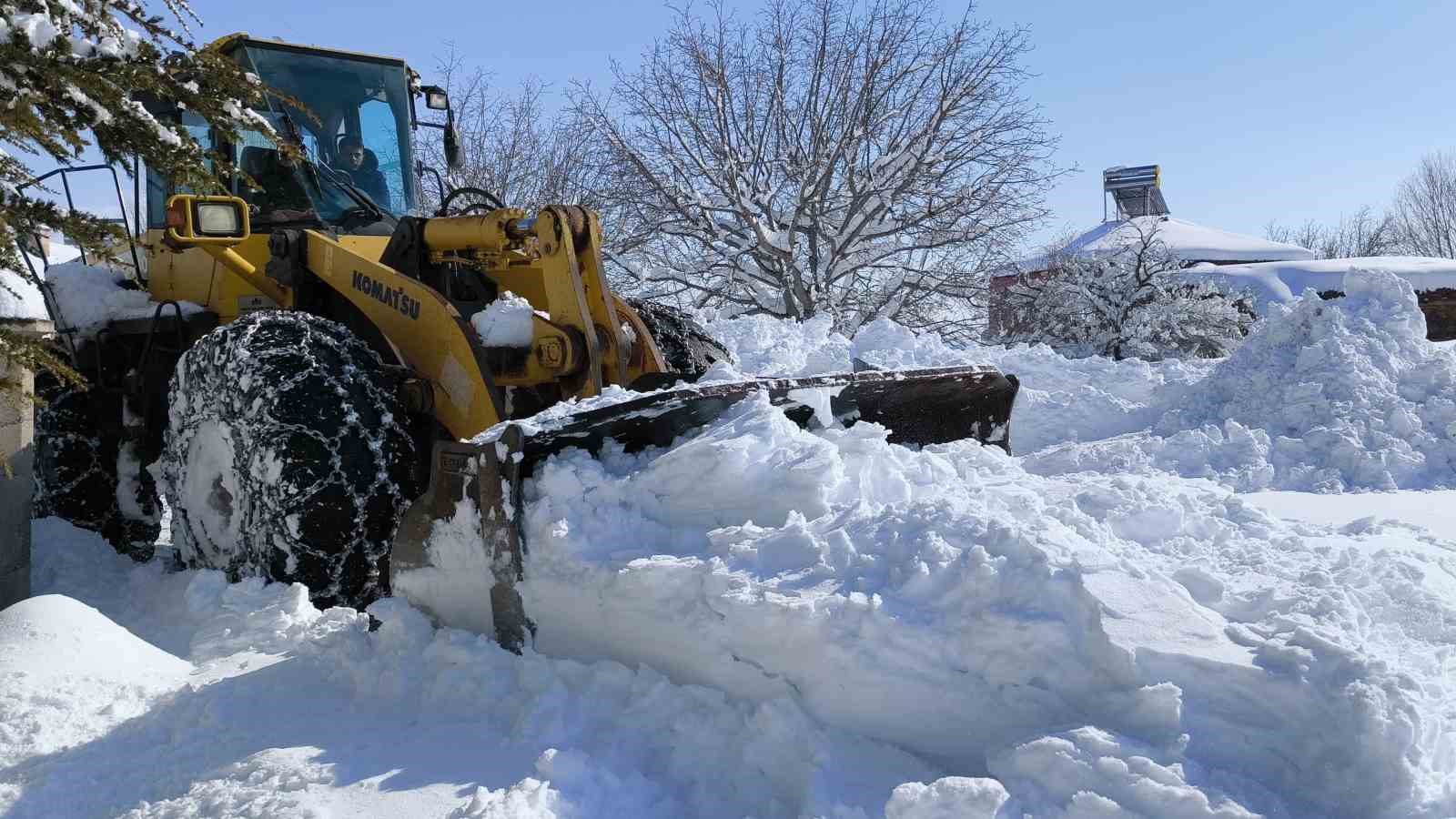 Bing&ouml;l&rsquo;de 146 k&ouml;y yolu ulaşıma a&ccedil;ıldı
