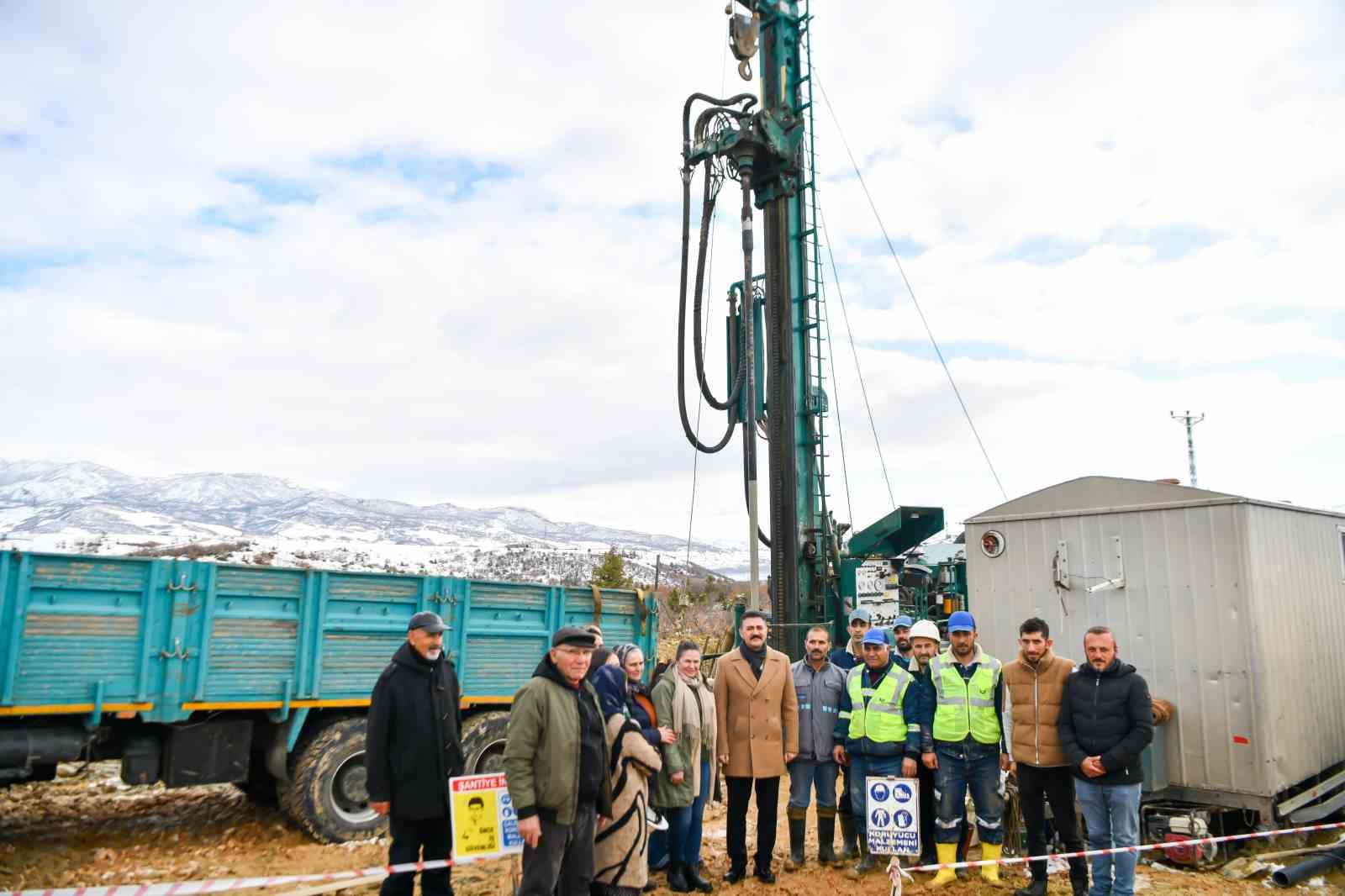 Tunceli&rsquo;de bir mahalle ve mezraların su sorununun &ccedil;&ouml;z&uuml;m&uuml; i&ccedil;in ilk adım atıldı
