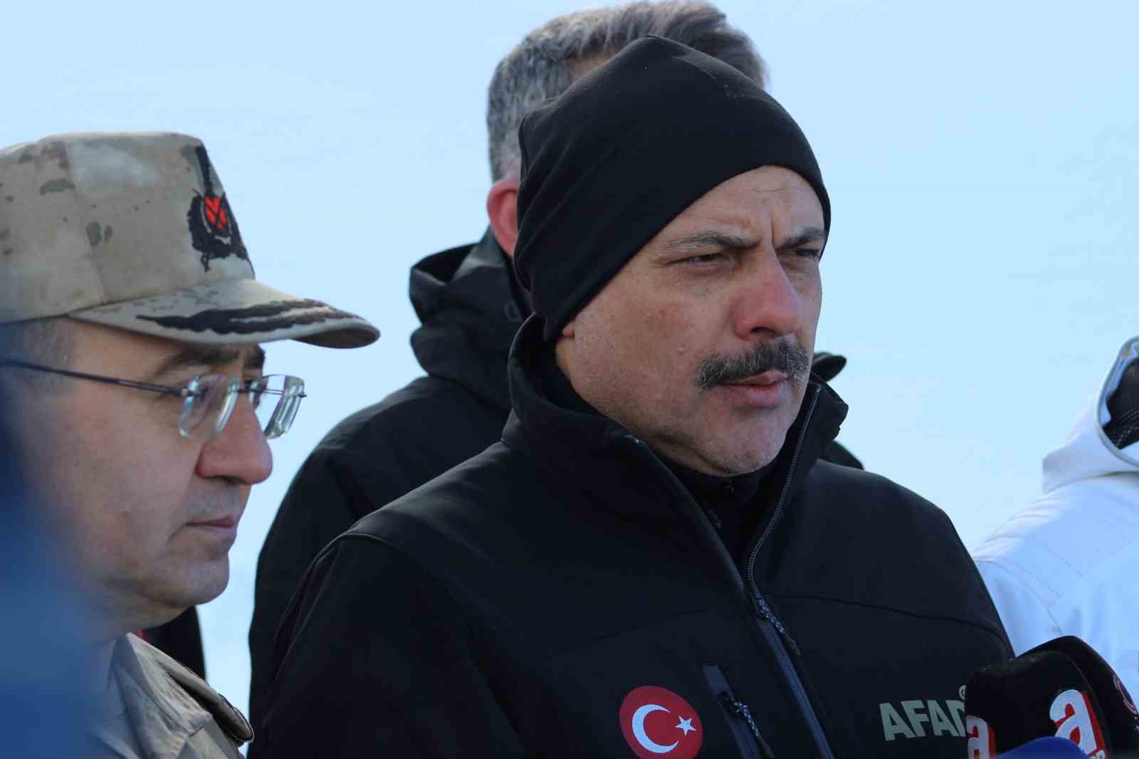 Vali &Ccedil;ift&ccedil;i: "Yasaklı alanlarda kimse kayak yapmasın"
