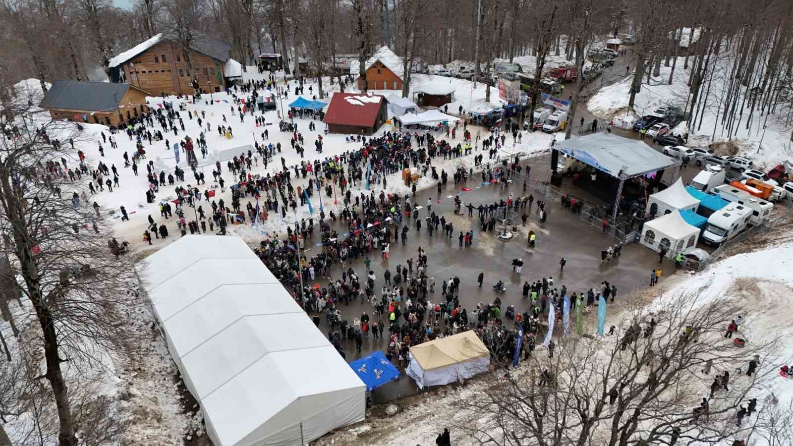 Kış tutkunlarının bir yıldır beklediği KARFEST&rsquo;te eğlence doruğa &ccedil;ıktı

