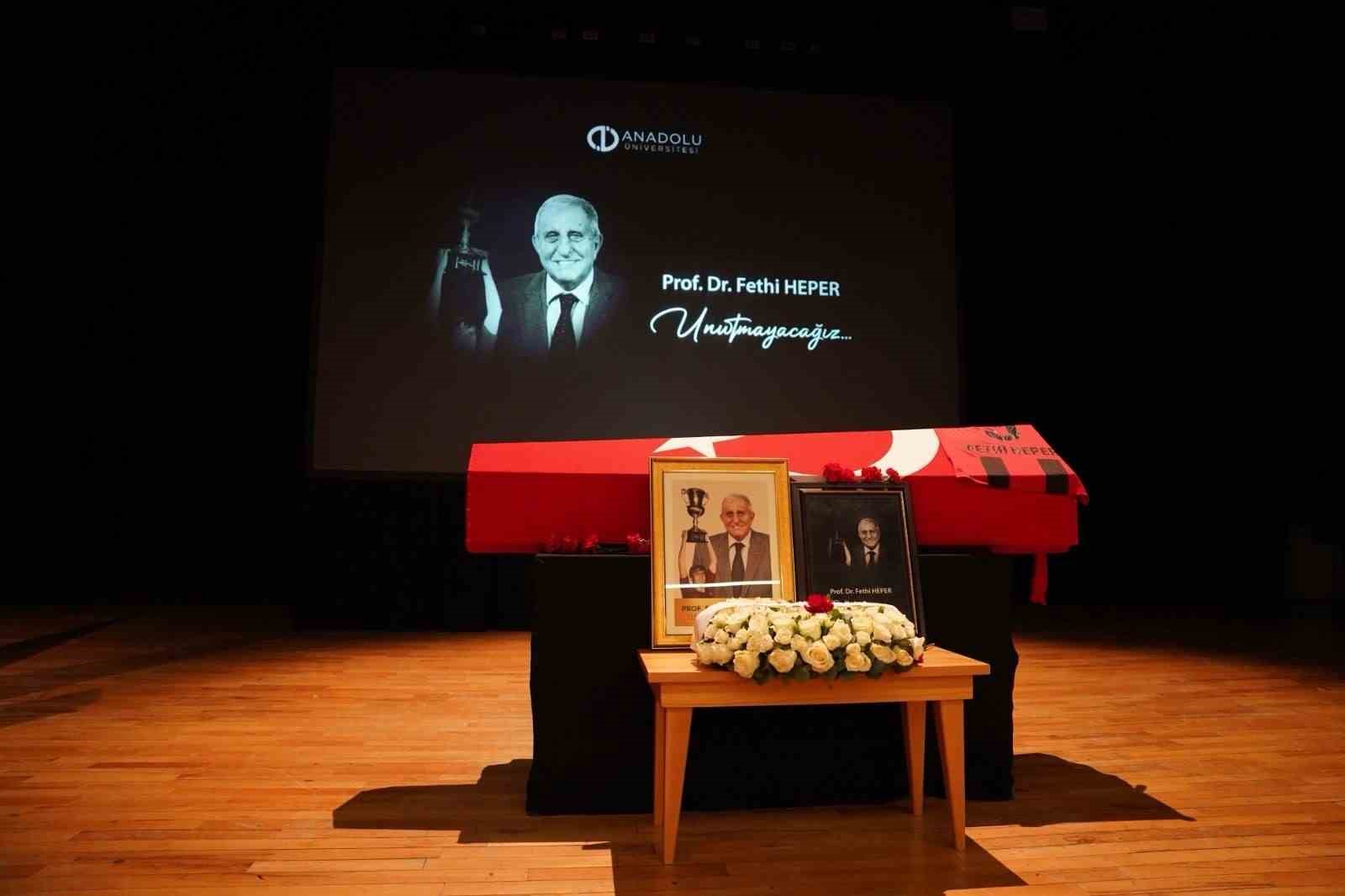 Prof. Dr. Fethi Heper anma t&ouml;reni ile son yolculuğuna uğurlandı
