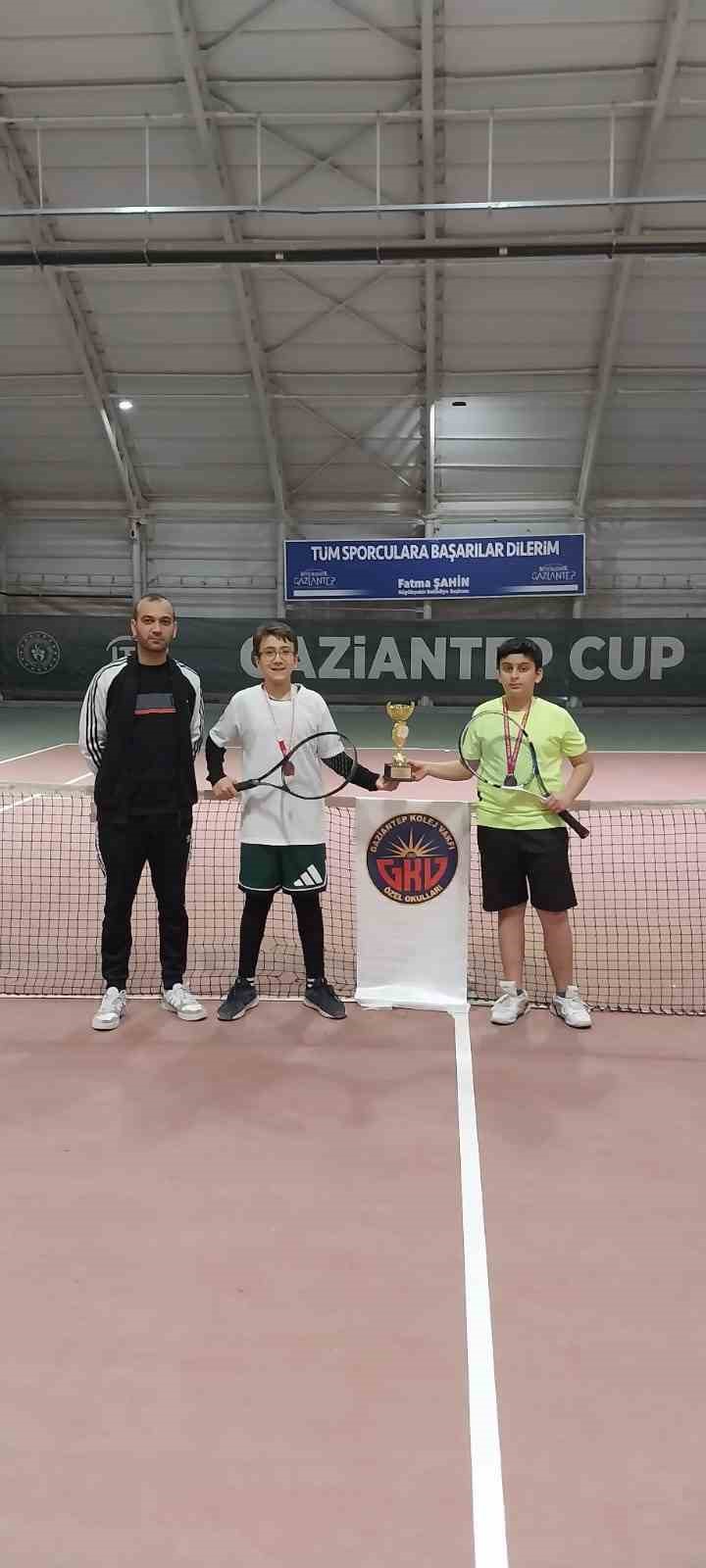 GKV&rsquo;lilerin tenis başarısı
