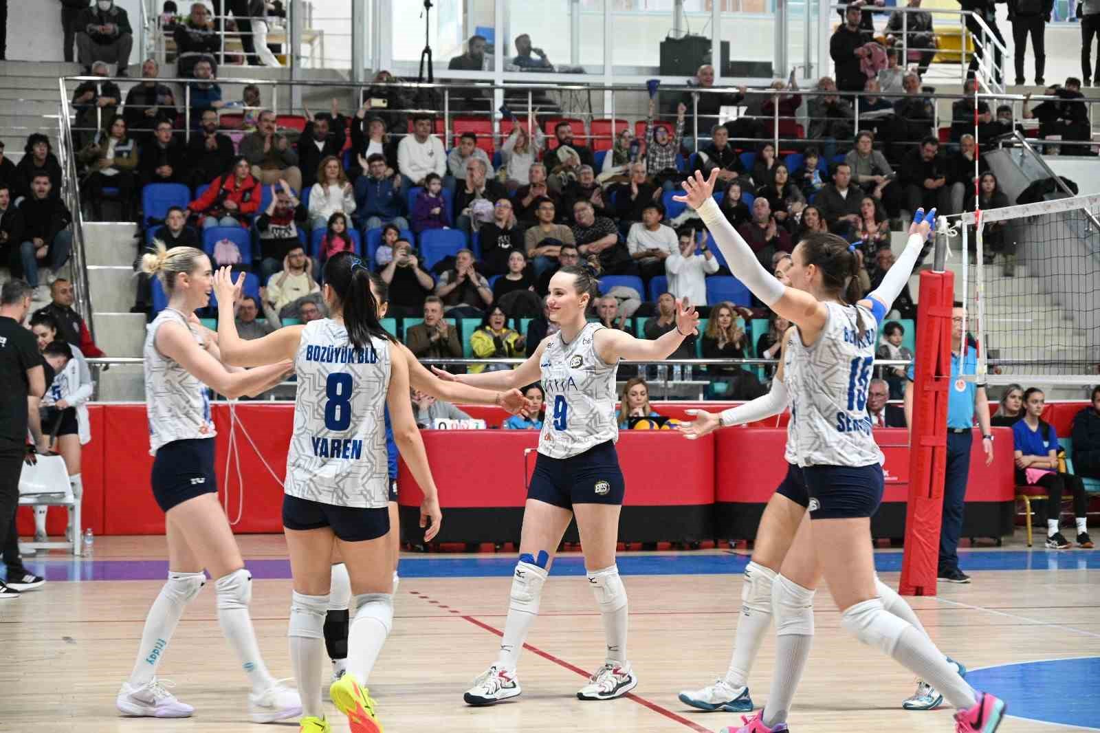 Bozüyük Belediye Eğitim Spor, play-off’u garantiledi