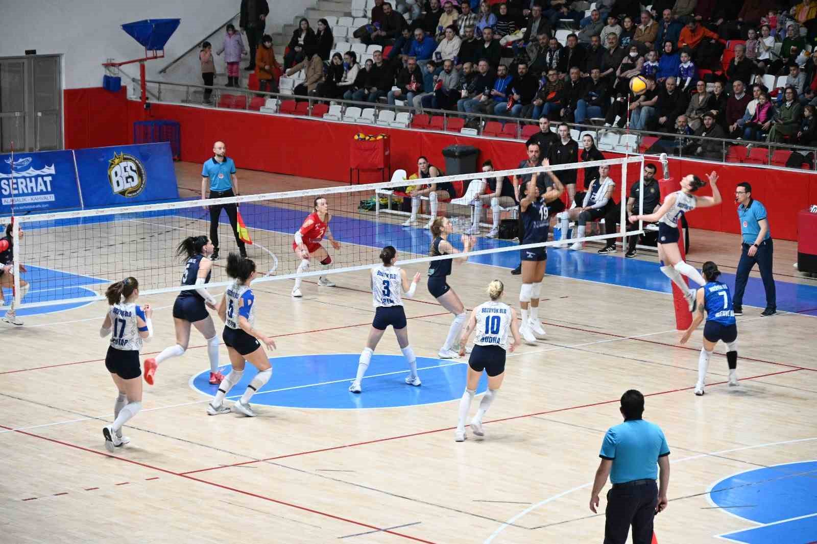 Boz&uuml;y&uuml;k Belediye Eğitim Spor, play-off&rsquo;u garantiledi
