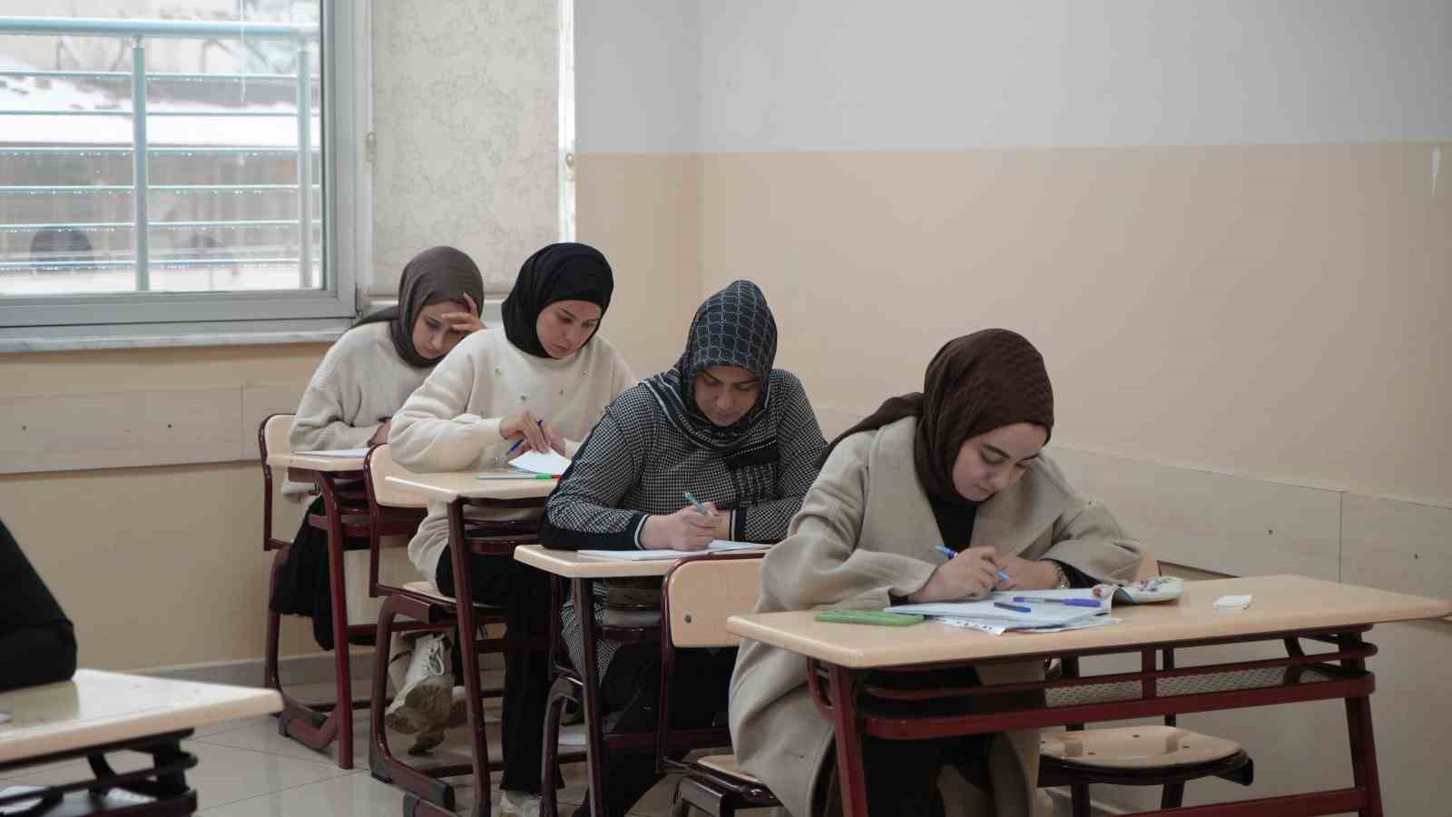 Gaziantep’te kadınlar ücretsiz yabancı dil kursuyla kendini geliştiriyor
