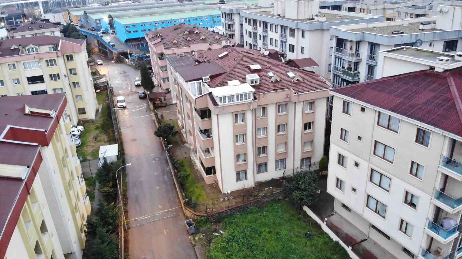 Tuzla’da tahliye edilen bina havadan görüntülendi