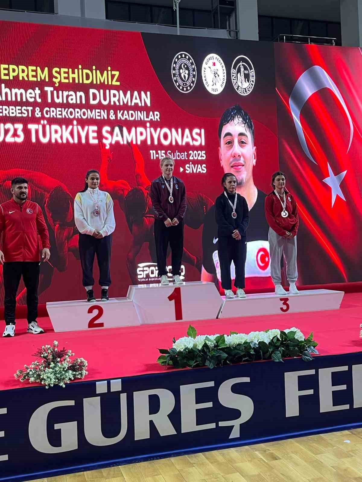 Kozanlı güreşçi Türkiye şampişonu oldu