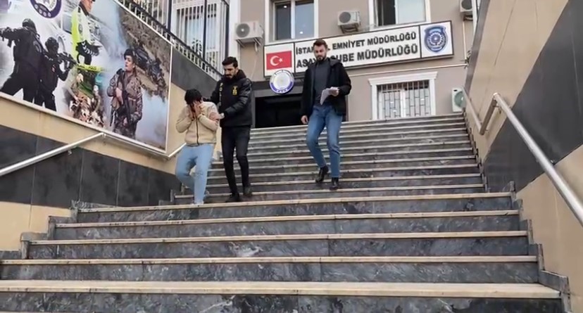 Ataşehir’de güpegündüz motosiklet hırsızlığı kamerada