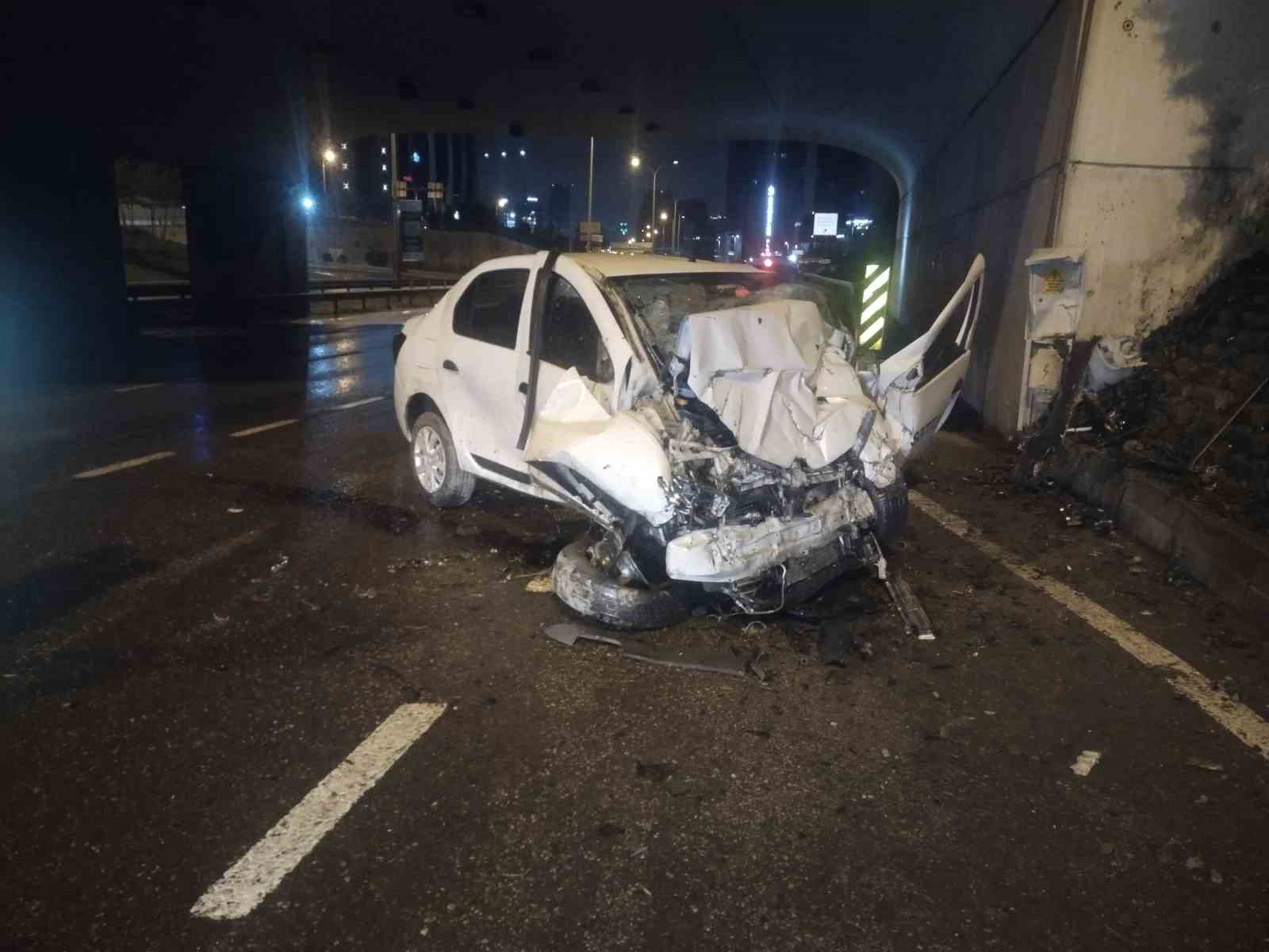 Maltepe'de trafik kazasında 1 kişi ağır yaralandı.