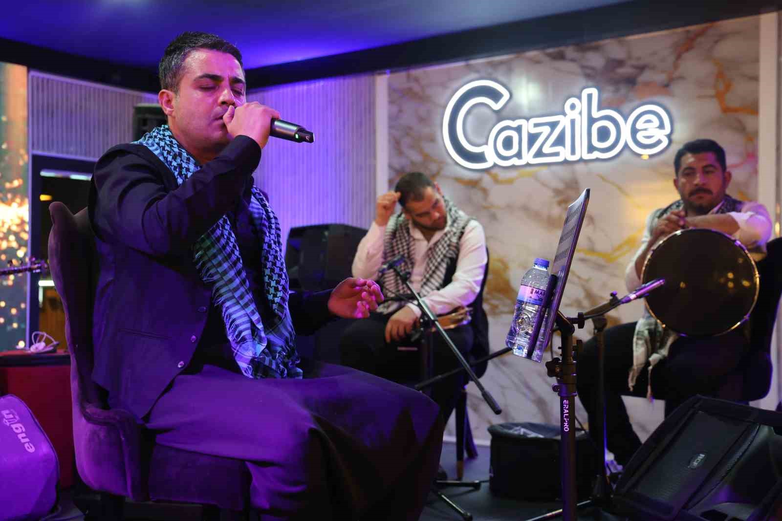 Fatih Ünlü ve ekibinden Elazığ’da unutulmaz sıra gecesi