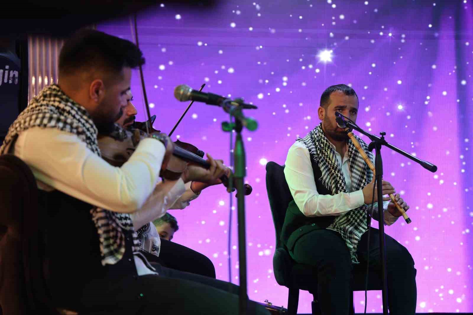 Fatih Ünlü ve ekibinden Elazığ’da unutulmaz sıra gecesi