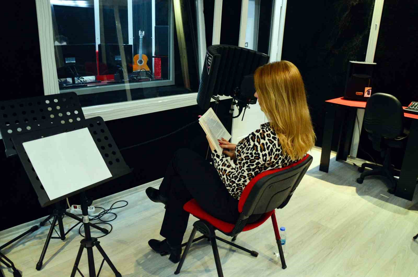 Diyarbakır&rsquo;da g&ouml;rme engelliler i&ccedil;in &lsquo;sesli k&uuml;t&uuml;phane&rsquo;
