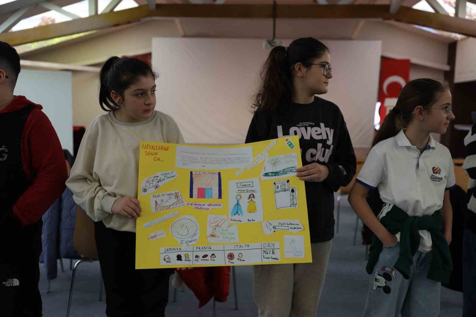 B&uuml;y&uuml;kşehir &ccedil;ocukları dinliyor
