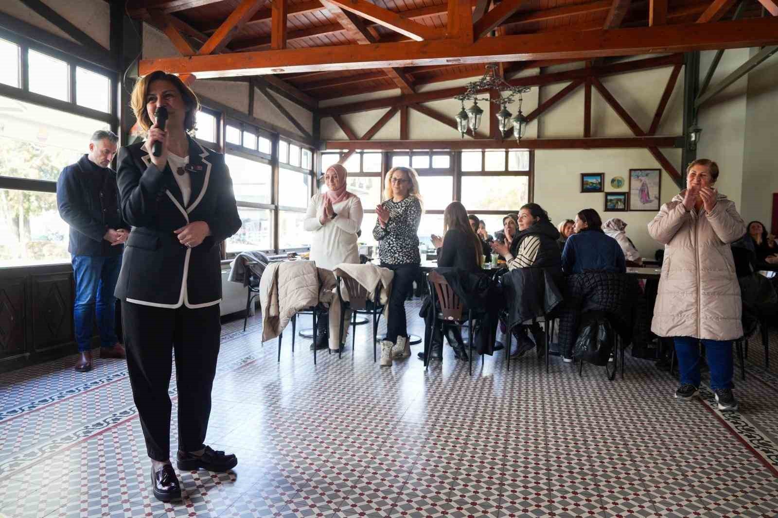 Başkan &Uuml;nl&uuml;ce, Sivrihisarlı kadınlarla buluştu
