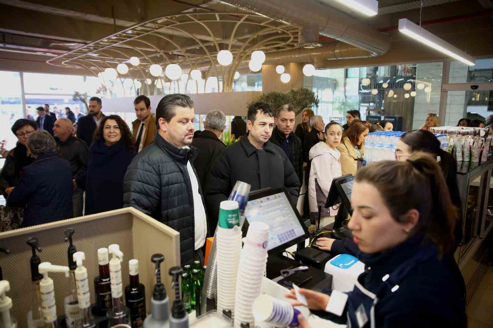 B Kafe&rsquo;nin 8. şubesi Ataevler&rsquo;de a&ccedil;ıldı
