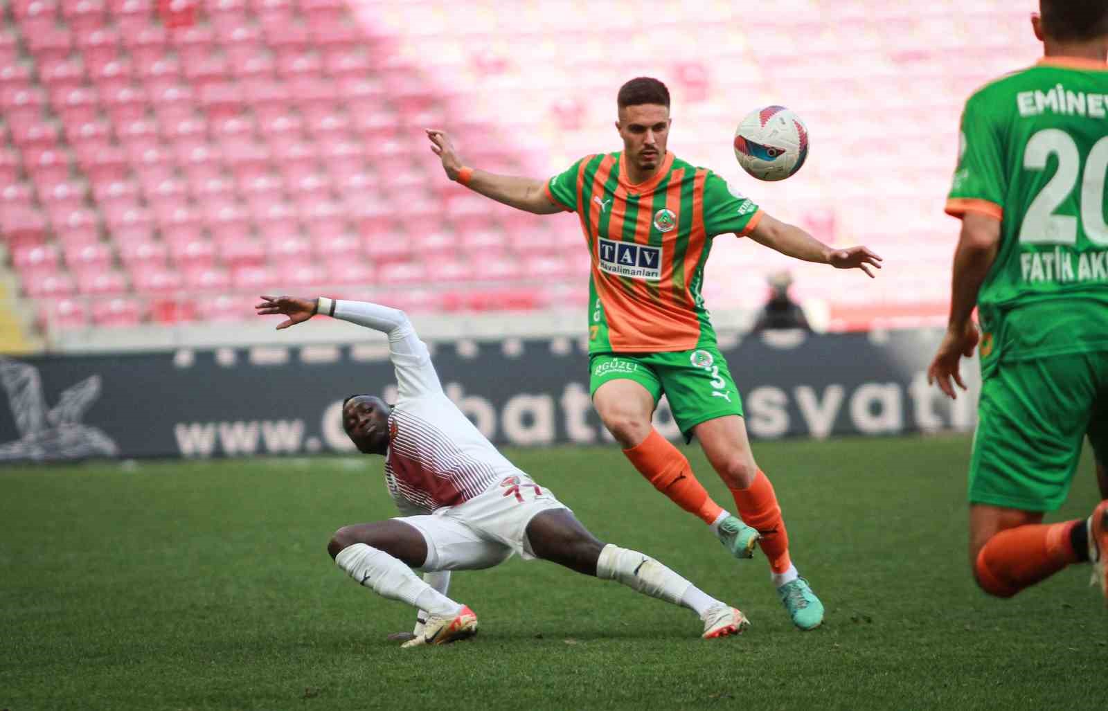 Trendyol Süper Lig: Atakaş Hatayspor: 1 - Corendon Alanyaspor: 0 (Maç sonucu)