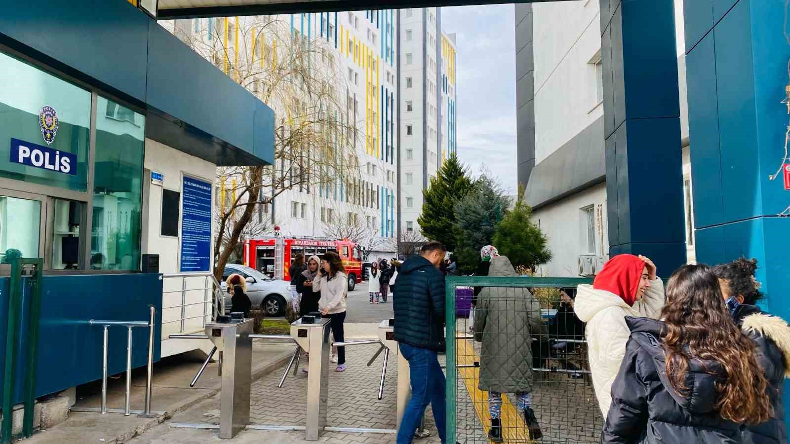 Diyarbakır’da kız yurdunda yangın paniğe neden oldu