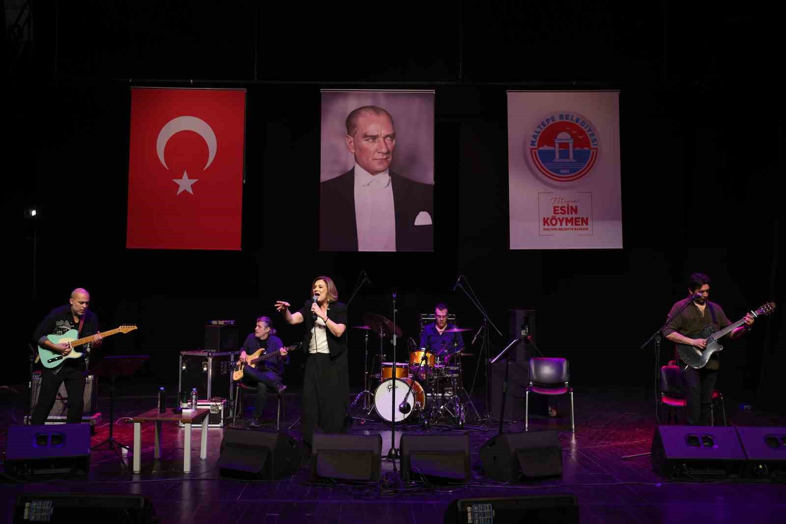 Birsen Tezer’den muhteşem konser