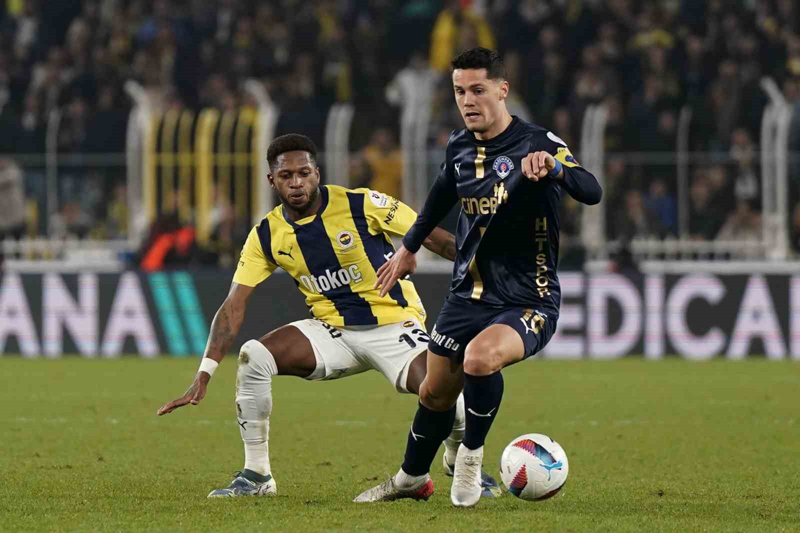 Trendyol S&uuml;per Lig: Fenerbah&ccedil;e: 1 - Kasımpaşa: 0 (İlk yarı)
