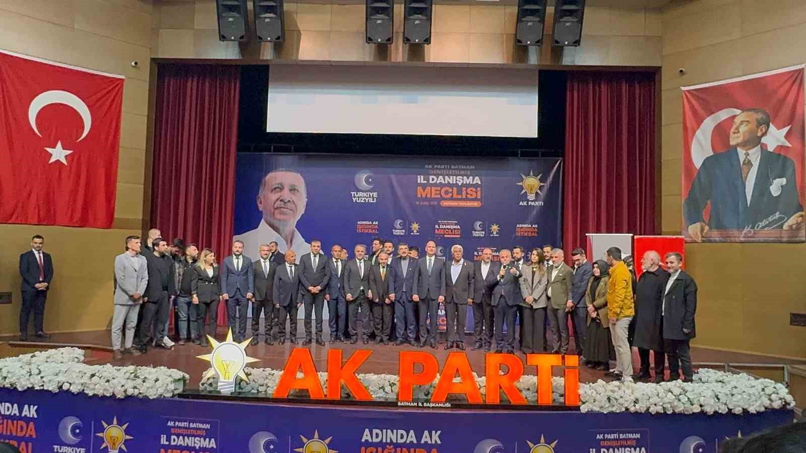 Batman&rsquo;da CHP&rsquo;den istifa eden 514 kişi AK Parti&rsquo;ye ge&ccedil;ti
