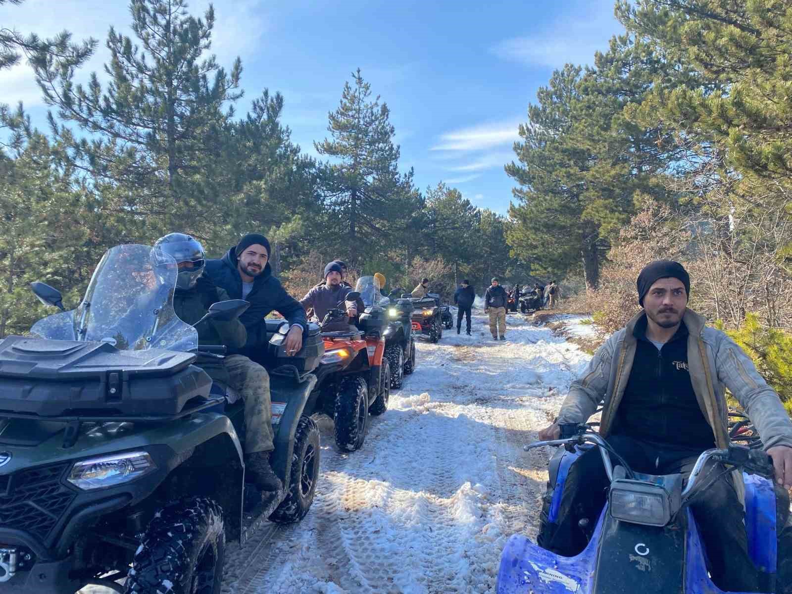 Karın ve eşsiz manzaraların tadını ATV ile çıkarttılar