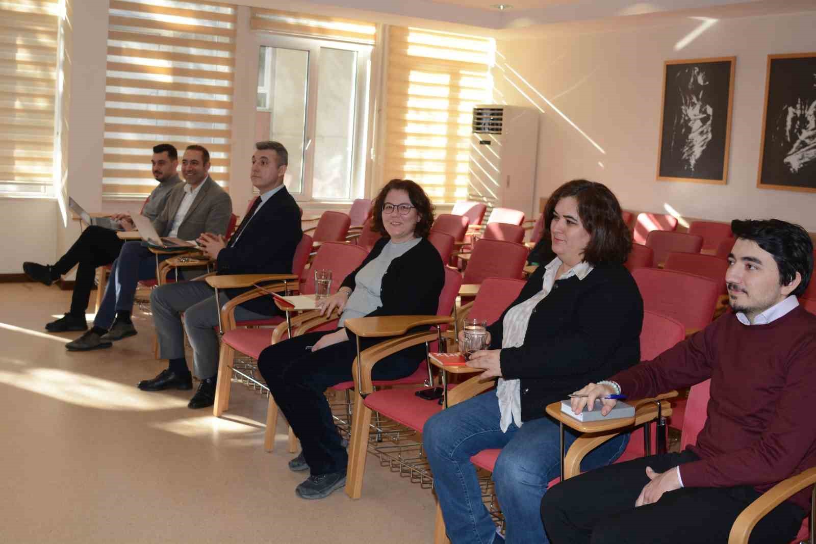 Anadolu &Uuml;niversitesi Hukuk Fak&uuml;ltesi Arama Konferansı ger&ccedil;ekleştirildi

