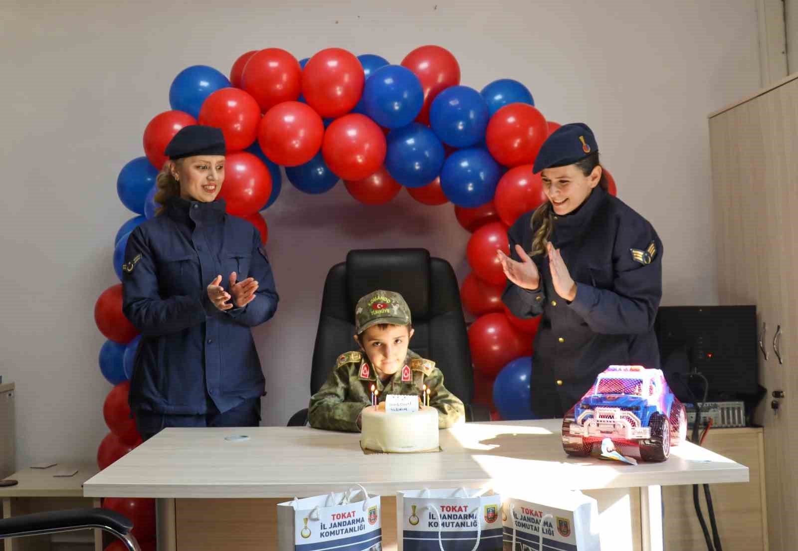 Jandarma, Yıldırım&rsquo;ın hayalini ger&ccedil;ekleştirdi
