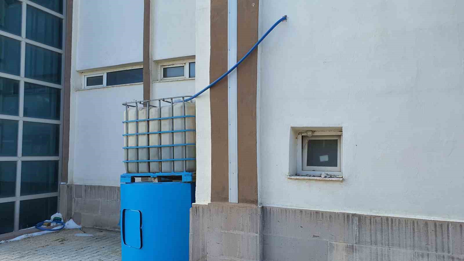 Bor Halil Z&ouml;hre Ataman Meslek Y&uuml;ksekokulu&rsquo;nda midye kabukları suların arıtılmasında kullanılıyor
