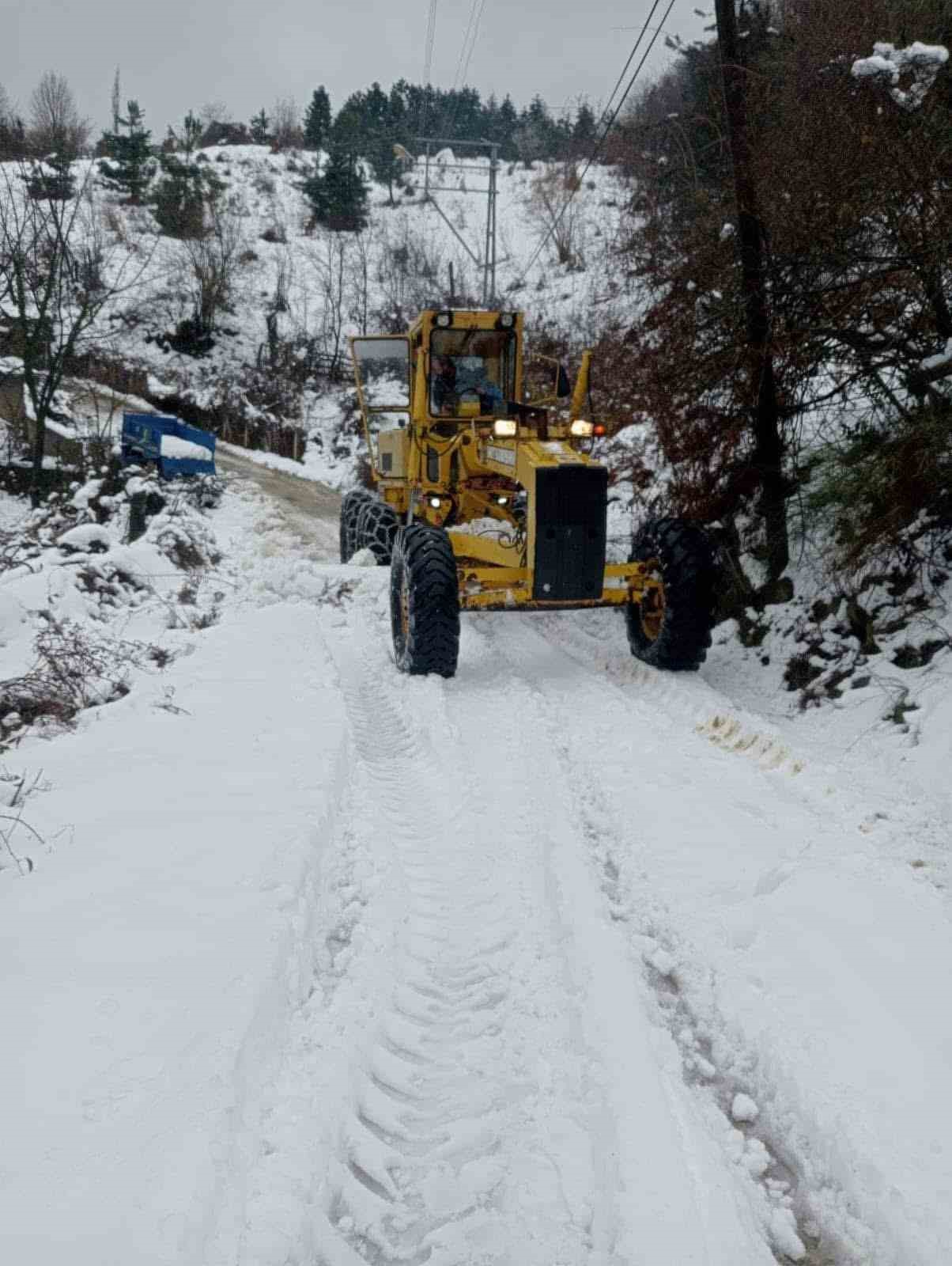 Sinop’ta 9 günde 10 bin km yol açma çalışması
