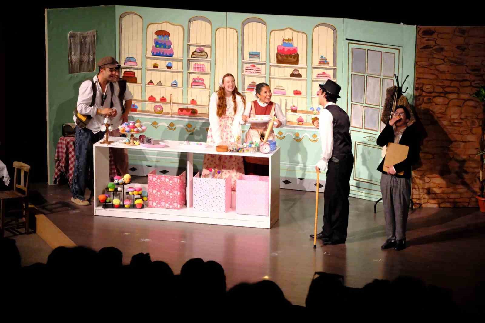 Bodrum’daki tiyatro oyununa yoğun ilgi