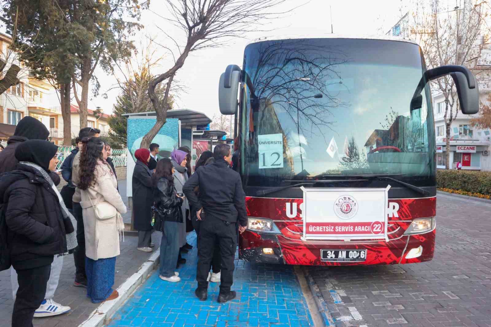 Başkan Yalım direksiyona geçti, grevdeki şoförlere dersini verdi
