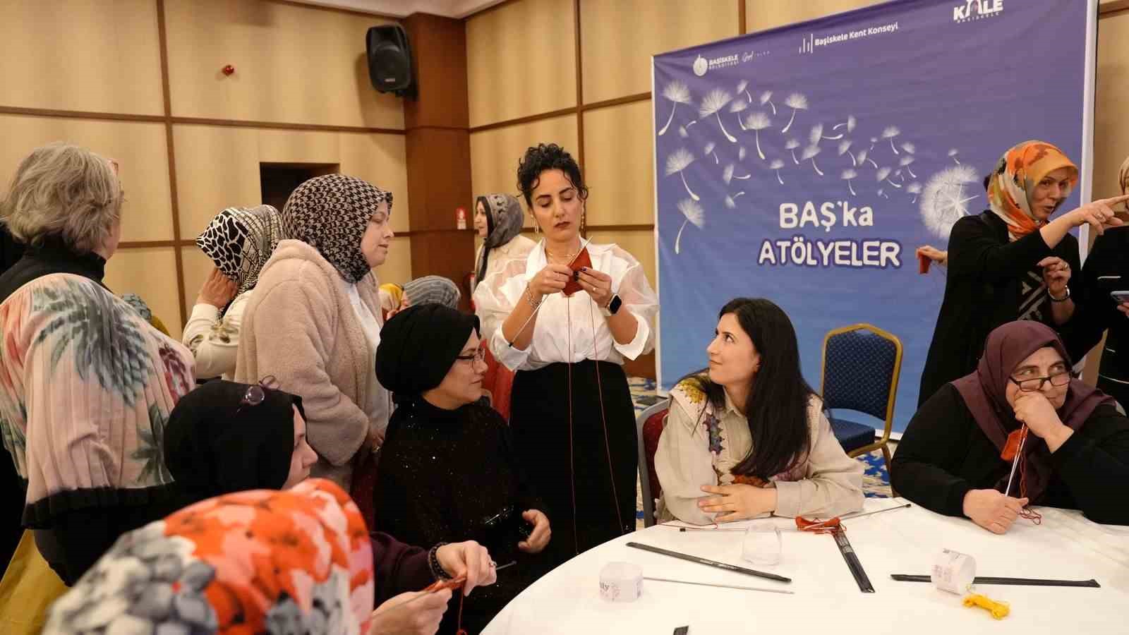 Kadınlar örgüleri ile yarıştı
