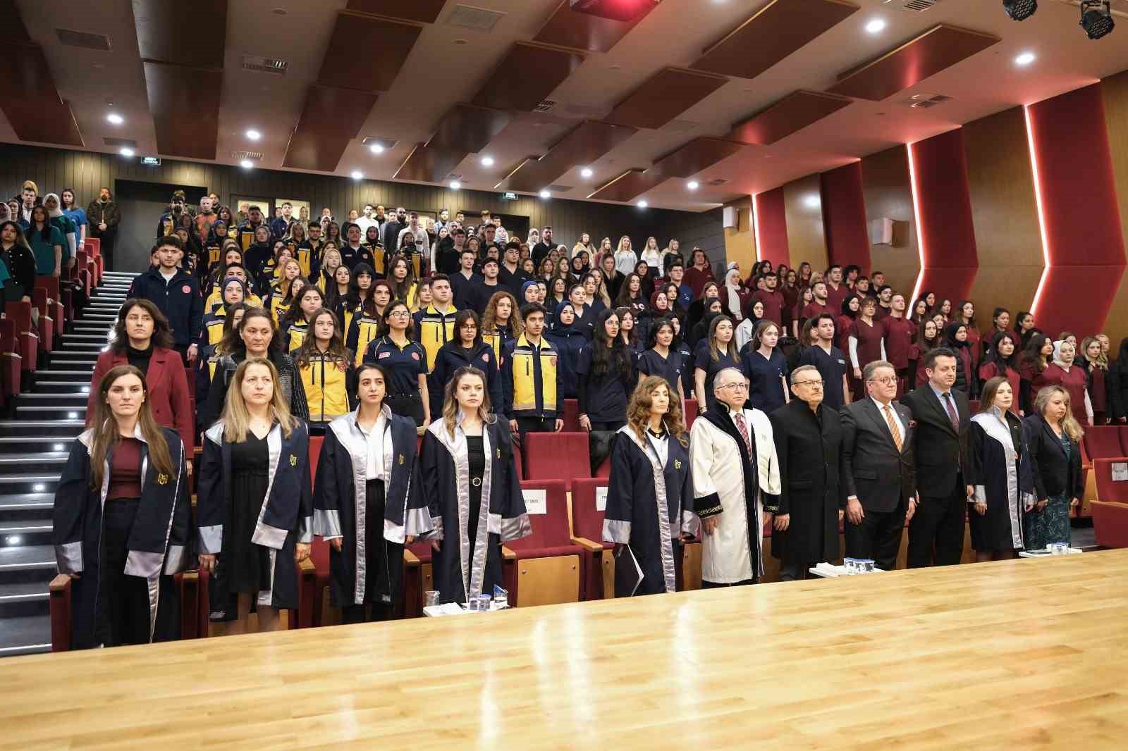 Mudanya Üniversitesi, öğrencilerini sektöre uğurladı