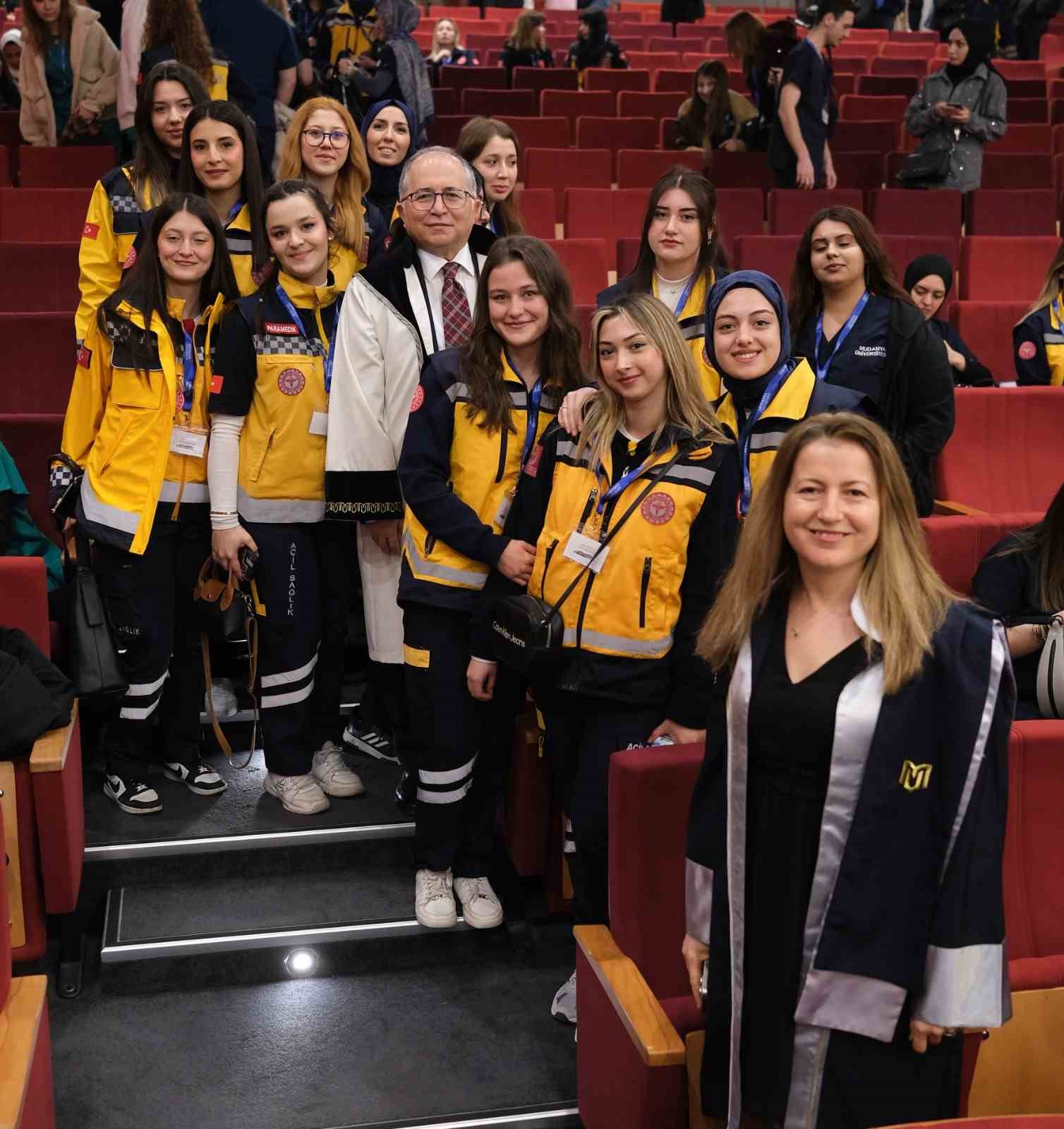 Mudanya &Uuml;niversitesi, &ouml;ğrencilerini sekt&ouml;re uğurladı
