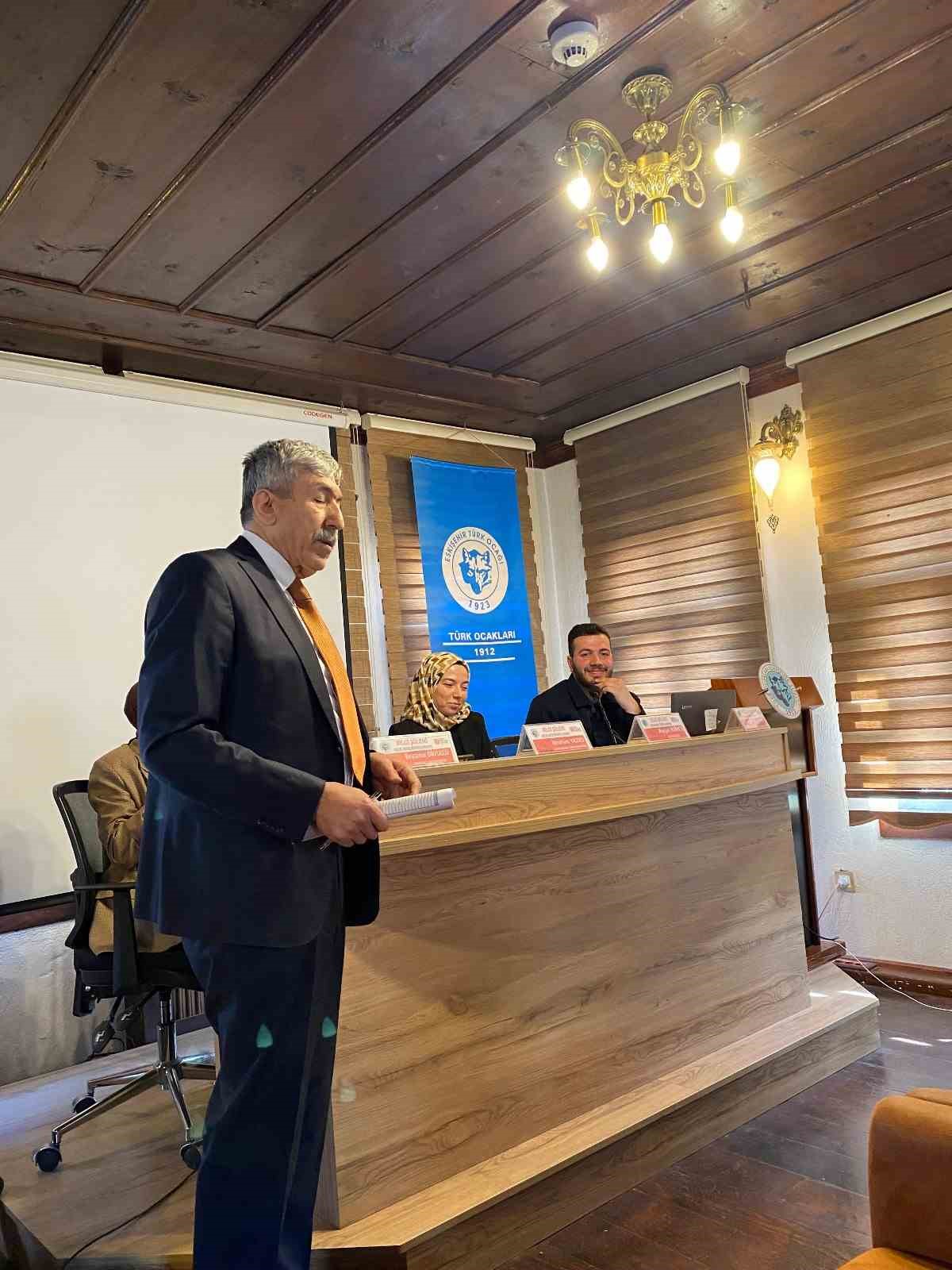 Gen&ccedil;ler; okuyor, d&uuml;ş&uuml;n&uuml;yor, konuşuyor, &lsquo;Bilgi Ş&ouml;leni&rsquo; tamamlandı
