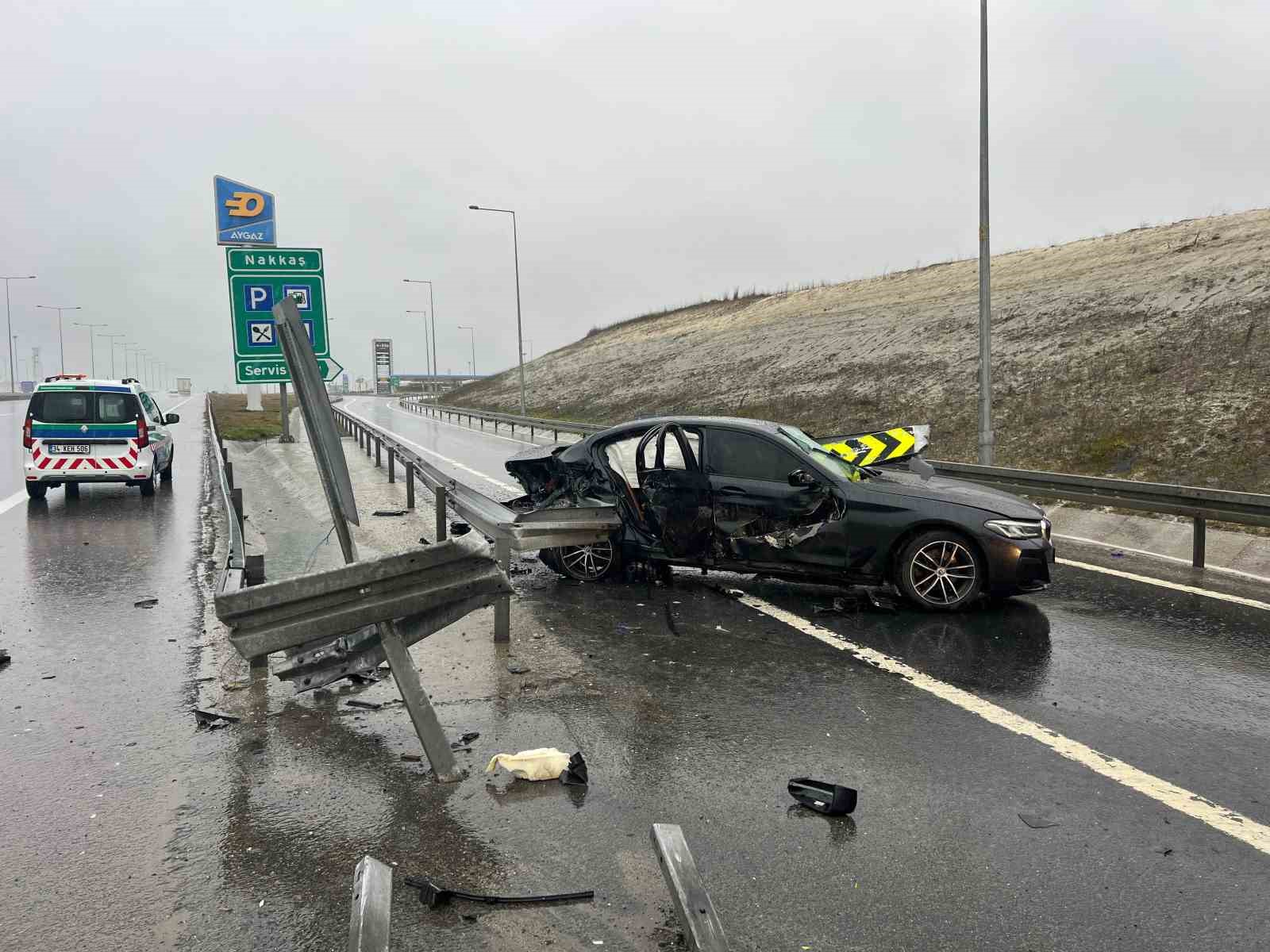 Kalyon Holding İcra Kurulu Üyesi İsmail Özhan Özmen kazada yaralandı, şoförü hayatını kaybetti