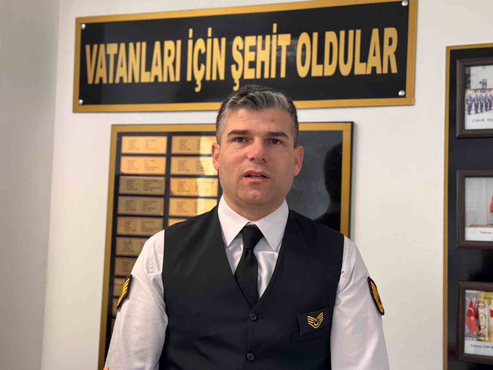 Yalova’da görev yapan Gazi Astsubay Efe, üniformasını gururla taşıyor