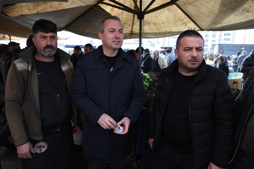 Sivas Belediyesi’nden Ramazan ayında ihtiyaç sahiplerine pazar desteği