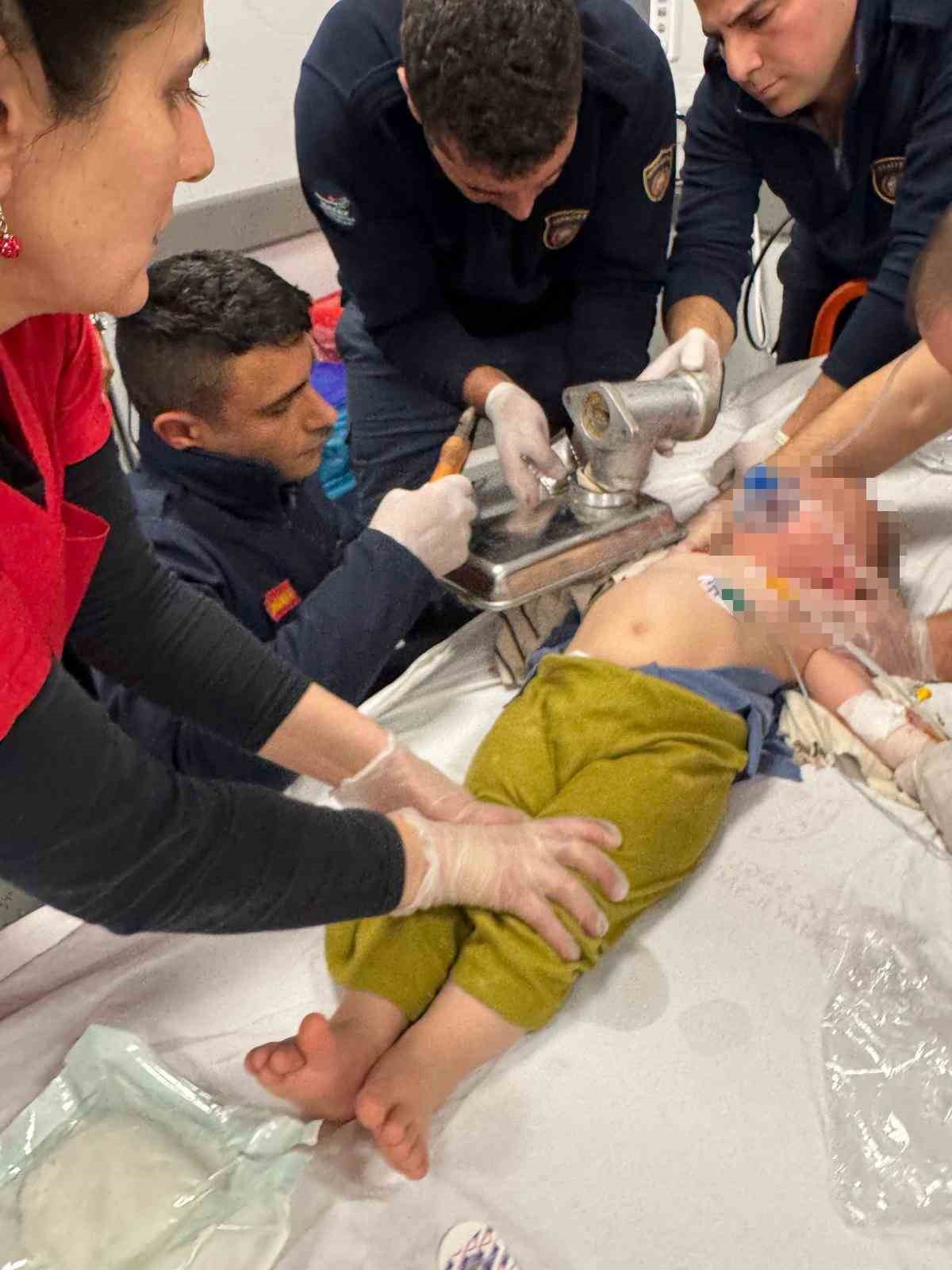 2 yaşındaki &ccedil;ocuk elini kıyma makinesine kaptırdı
