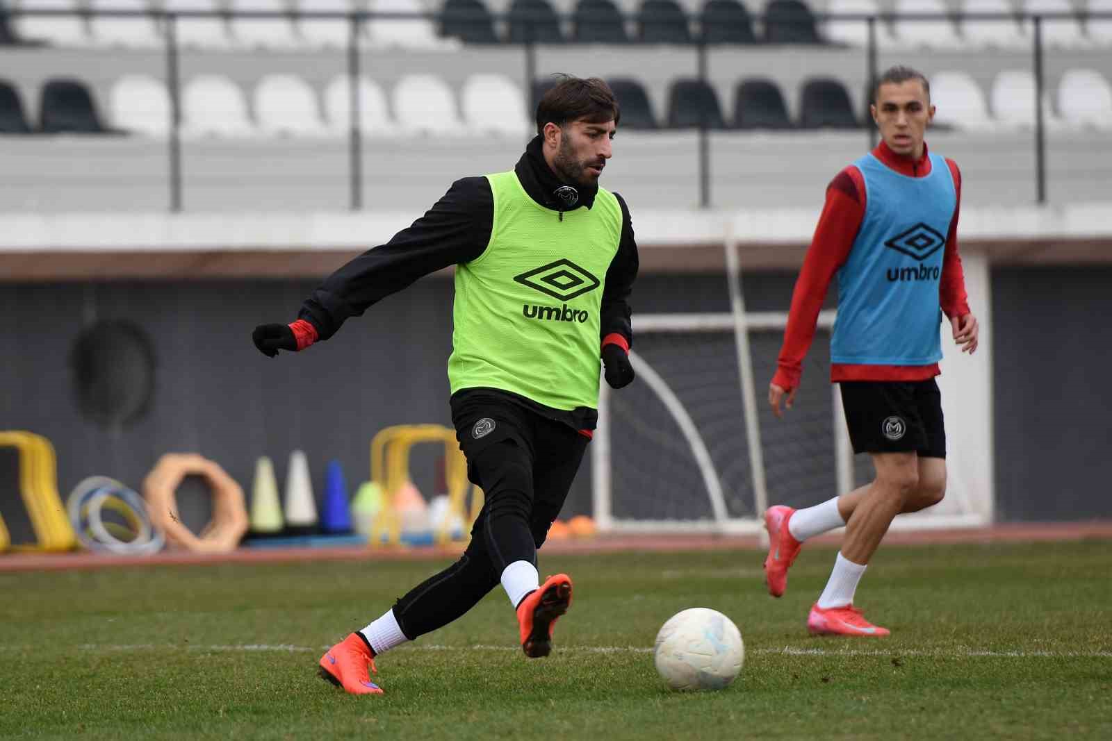 Manisa FK&rsquo;da Boluspor hazırlıkları başladı
