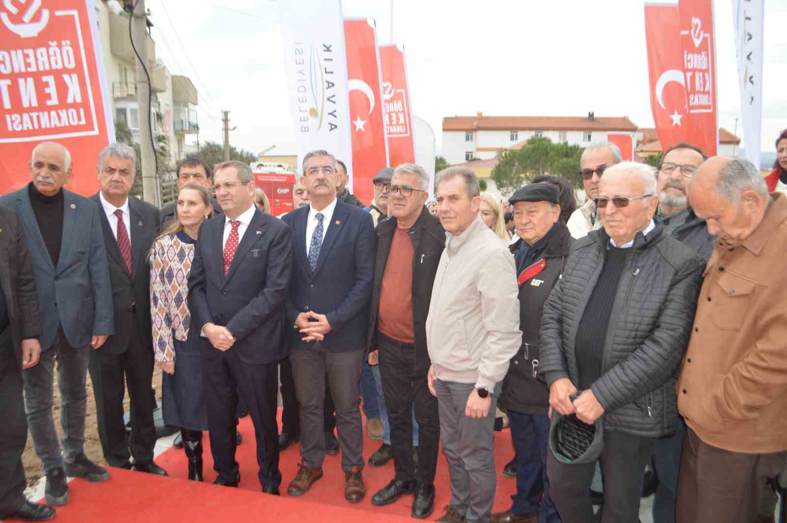 Ayvalık’ta öğrencilere ikinci dev hizmet
