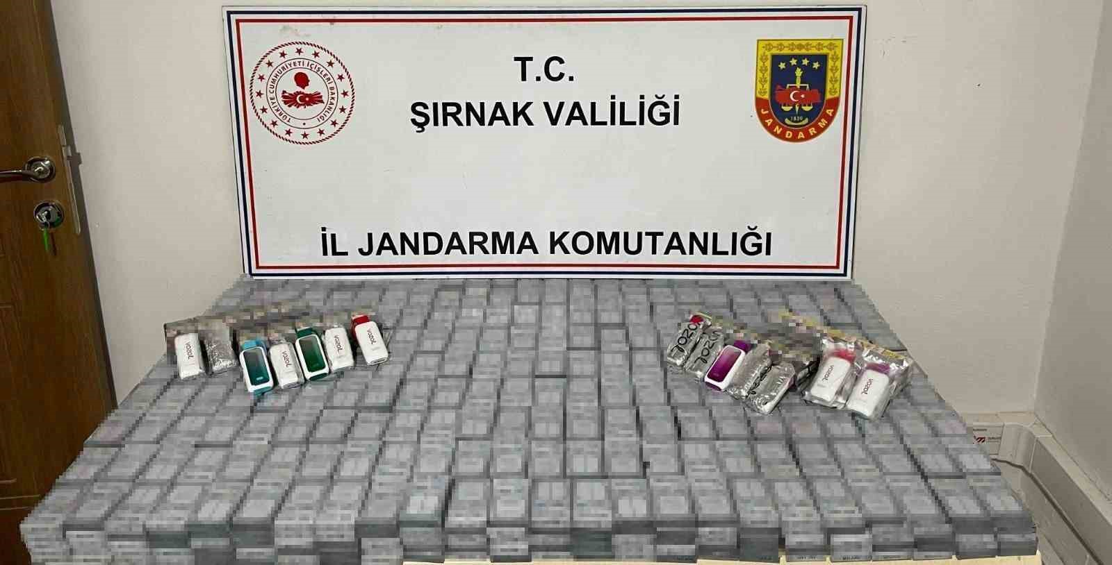 Jandarmadan narkotik ve ka&ccedil;ak&ccedil;ılık operasyonları: 23 g&ouml;zaltı

